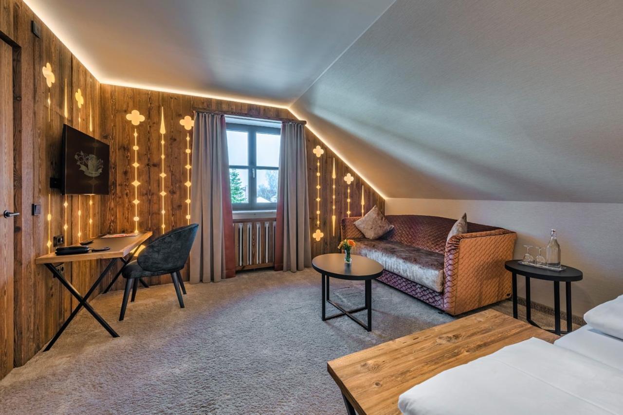 אשהיים Hotel Schaefflerwirt מראה חיצוני תמונה