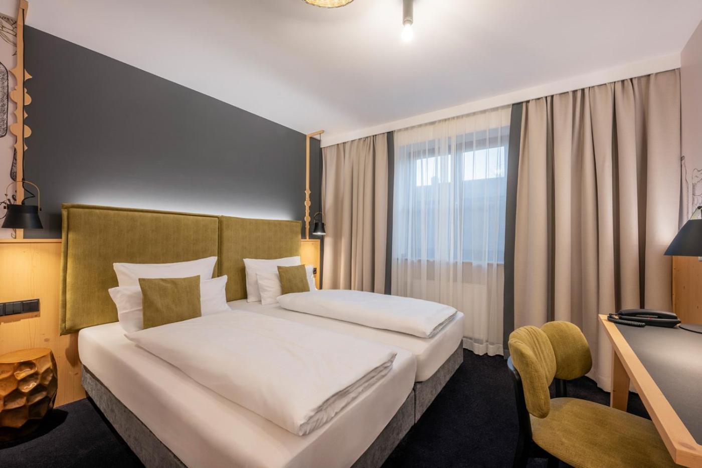 אשהיים Hotel Schaefflerwirt מראה חיצוני תמונה