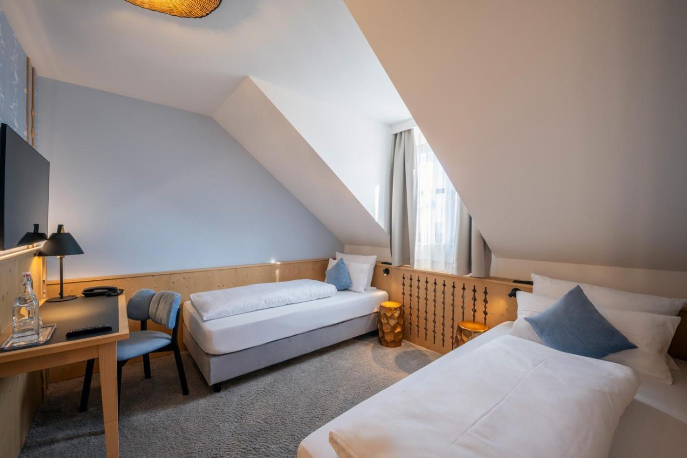 אשהיים Hotel Schaefflerwirt מראה חיצוני תמונה