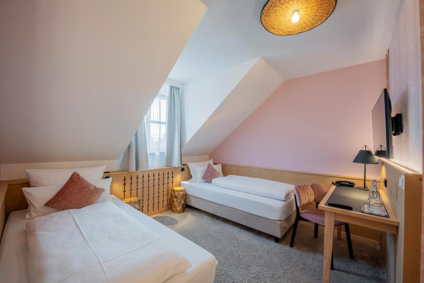 אשהיים Hotel Schaefflerwirt מראה חיצוני תמונה